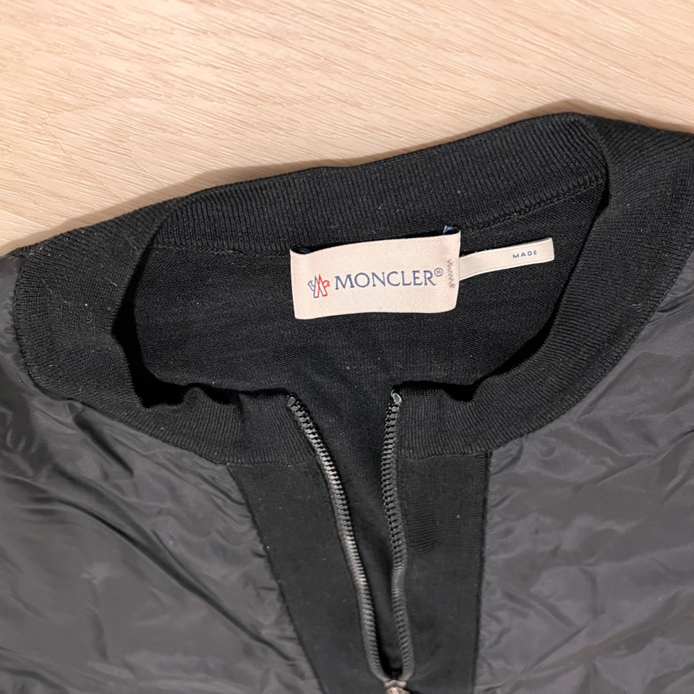 Small woman’s Moncler zip up